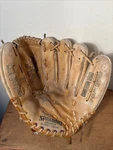 Spalding Frank Viola 12 Baseball Glove Signature Model 42-057 Rht. Fixed Price $12.00.
