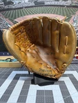 50 Era Vintage Macgregor Ny Giants Willie Mays Autograph Model 300 Glove Rht. Fixed Price $99.00.