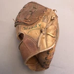 Vintage Wilson Rht Hand Ron Cey Pro Style Dual Hinge Baseball Glove Model A2134. Fixed Price $17.99.