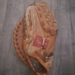 Rawlings RFM35 Leather Willie Stargell Left Hand Thrower Fastback Baseball Glove. Fixed Price $29.19.