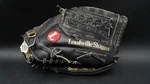 Louisville Slugger Glove Baseball TSA9 Softballer 13.5 Inch Rht Leather. Fixed Price $24.99.