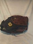 Wilson Major League Baseball Glove 11 1/2 A2452 Right Hand Throw. Fixed Price $18.00.