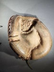 Vintage King No 7009 Baseball Catchers Mitt Glove Rht Professional Model. Fixed Price $24.99.
