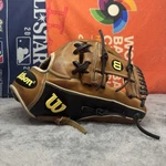 Wilson A2000 1787 Rht Infield Baseball Glove 11.75" (used). Fixed Price $170.00.