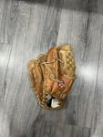 Louisville Slugger LPS38 11.5 Inch Glove Made Philippines Good Condition. Fixed Price $24.99.