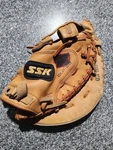 Ssk CLP-25 Fully Broken In Game Ready 33 Softball Catchers Mitt Right Throw. Fixed Price $69.99.