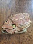 Wilson American Cowhide Staff Series WS6 A9724 Dual Hinge Baseball Glove 11. Fixed Price $15.95.