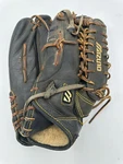 Mizuno Classic Mcl 7002BK 12.75" Laceless Amphibian Lining Baseball Glove - Lht. Fixed Price $83.99.