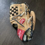 Rawlings The Gold Glove Champions Series 11 Mitt Basket Web Rht. Fixed Price $25.00.