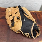 Mizuno Gcs 1275 Baseball Glove Classic Series Rht Professional Model 12.75". Fixed Price $54.95.