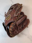 Vintage Wilson A9851 Force 2 Leather Baseball Glove Rht "y" Web American Cowhide. Fixed Price $30.00.