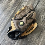 Wilson Baseball T-ball Glove A0425 EZ95 Right Hand Easy Catch. Fixed Price $7.00.