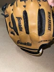 Franklin Youth T-ball Baseball Glove 4610TN 9.5 Right Hand Thrower Rtp. Fixed Price $11.98.