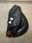 Under Armour Baseball Catcher Mitt UACM-100A Wide Deep Pocket Rht. Fixed Price $68.99.