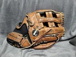 Louisville Slugger Pro Pattern Flex Back 49ER Rht Baseball Glove #FN1300. Fixed Price $24.95.