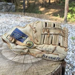 Mizuno MT2070 Professional Model Crest Leather Baseball Glove Rht 12" Vintage. Fixed Price $25.00.