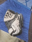 Mizuno Black Leather Sure Fit Prospect Series Gpsl 1200 Inches Rht. Fixed Price $20.00.