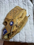 Dwight Doc Gooden Spalding Leather Baseball Glove Rht 8136 Competition Series. Fixed Price $24.00.