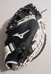 Mizuno GXS-90F4 Women 34 Softball Catchers Mitt Right Hand Throw Glove. Fixed Price $119.48.