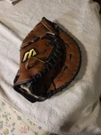 Mizuno Mvs C002 Victory 34" Softball Catcher's Mitt Glove Rht. Fixed Price $140.50.
