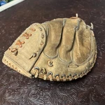 Vintage Macgregor CM7T Randy Hundley Signature Model Catcher's Mitt Rht. Fixed Price $15.00.