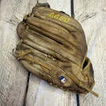 Wilson A450 Baseball Glove A0450BBEL3 Right Hand Throw 1/2" 11.5" Youth Rht. Fixed Price $19.00.