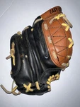 Wilson Ez Catch A2493 Youth Baseball Glove, Right Hand Throw. Fixed Price $15.99.