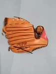 Rawlings Youth Rbg 1050 10.5" Derek Jeter Model Throw Right Handed Player Series. Fixed Price $15.58.