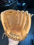 Vtg Rawlings RBG224GS Ken Griffey Jr. Leather Baseball Glove Mitt 11 Rht. Fixed Price $40.00.