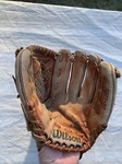 Wilson 08-9028 Brown Leather Baseball Glove Rht George Brett Signature Model. Fixed Price $17.99.