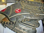 Louisville Slugger GTPS-6 13.5" Tournament Players Series Baseball Glove (righ. Fixed Price $33.24.