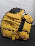 Mizuno Baseball GXT3A Training Paddle, Black-cork, 10" Glove Right Hand Throw. Fixed Price $29.99.