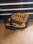 Louisville Slugger Players Series 13" LP1302 Leather Baseball/softball Glove Rht. Fixed Price $30.95.
