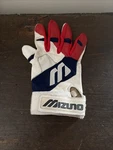 Vintage Mizuno Batting Glove. Medium. 1 White.. Fixed Price $5.00.