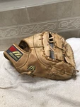 Mizuno Loose Fit Deep Pocket 12.5 Baseball Softball First Mitt Right Throw. Fixed Price $100.00.