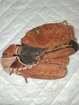 Mizuno MZ1395 Professional Model Softball Glove Right Hand Thrower Adult - 13". Fixed Price $29.95.