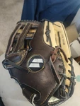 Worth Silencer SS135 13.5 Baseball Softball Right Handed Throwers Glove. Fixed Price $28.00.