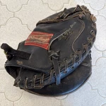 Rawlings RCM30B Broken Well Padded 32.5 Baseball Catchers Mitt Right Throw. Fixed Price $52.50.