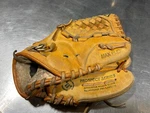 Mizuno Mpr 1102 Glove Prospect Series Righty Used. Fixed Price $10.56.