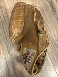 Vintage Diamond Pro Baseball Glove Mitt Winfield Fw 4000 Rht Cowhide 11 1/2. Fixed Price $25.00.