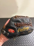 Rawlings Trap-eze Outfield Glove Mitt 12.75IN Rht Good Shape. Fixed Price $69.99.