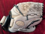 Rawlings RB1150 .5" The Bull Basket Weave Mitt Right Hand Throw Tan Goldglove. Fixed Price $34.99.