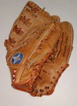 Spalding Rod Carew Advisory Staff Baseball Glove Mitt 42-5323 Rh Vintage Leather. Fixed Price $14.99.