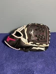 Mizuno Finch Series GPP1005F3 10" Youth Fastpitch Softball Glove Rht. Fixed Price $14.99.