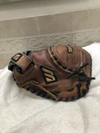 Mizuno GXS-71 World Win Fully Broken 34 Softball Catchers Mitt Right Throw. Fixed Price $110.00.