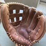 Wilson A9854 Select American Cowhide Leather Baseball Glove Brown Rth. Fixed Price $35.00.