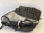 Vintage Mizuno Max Flex Power Close 10" Gpp 1000D Baseball Glove Black. Fixed Price $10.00.