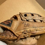 Louisville Super Slugger 12.5" HBG83 Rht Baseball Glove Horseshoe Web P3838. Fixed Price $12.50.