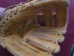 Louisville Slugger Mitt. Used Twice. Great Condition. Vintage Stored Dark.. Fixed Price $21.00.