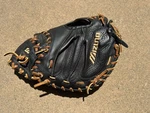 Mizuno GXC-51 Mvp Series Game Ready 32.5 Baseball Catchers Mitt Right Throw. Fixed Price $100.00.